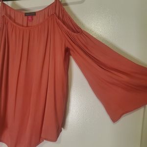 Vince Camuto off shoulder rosy pink flowy blouse